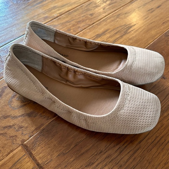 Lucky Brand Juthro Leather Cortado Tan Flats Size 8 - Picture 2 of 8